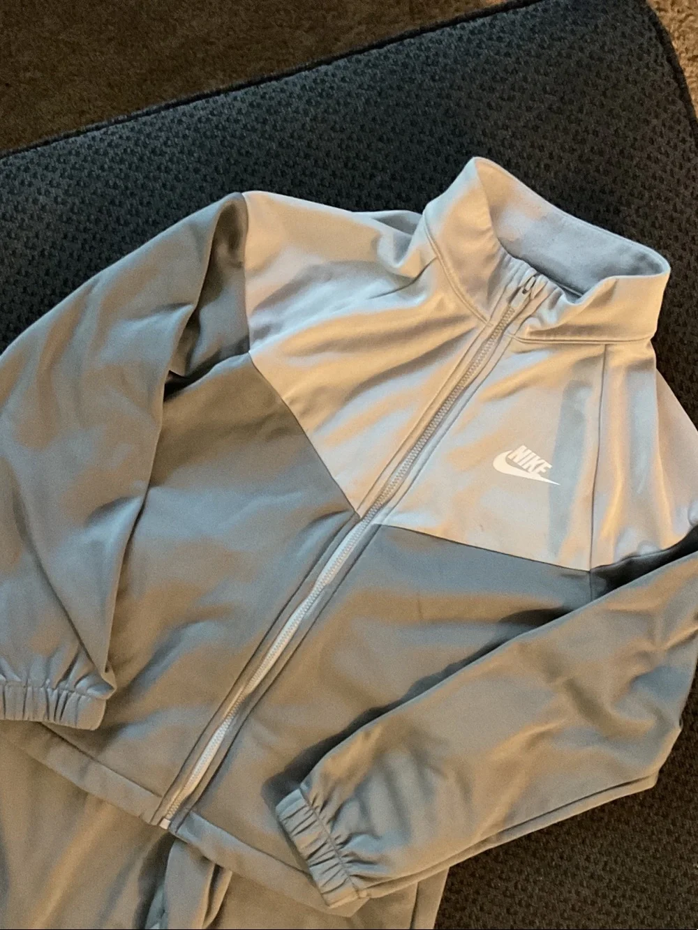 Boys Nike Kids Gray Two-Piece Zip Dri -fit Tracksuit. Size M